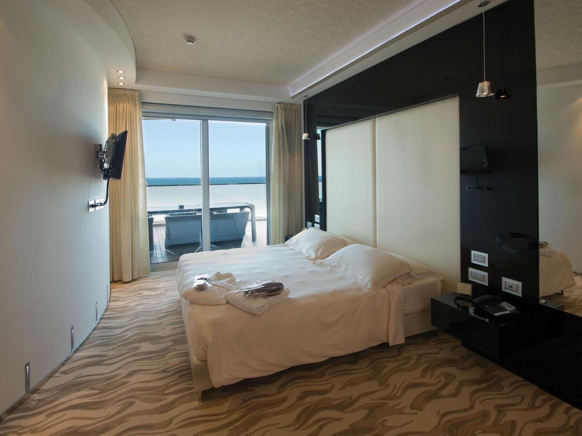 Hotel Premier & Suites - Premier Resort Морской Милан Экстерьер фото